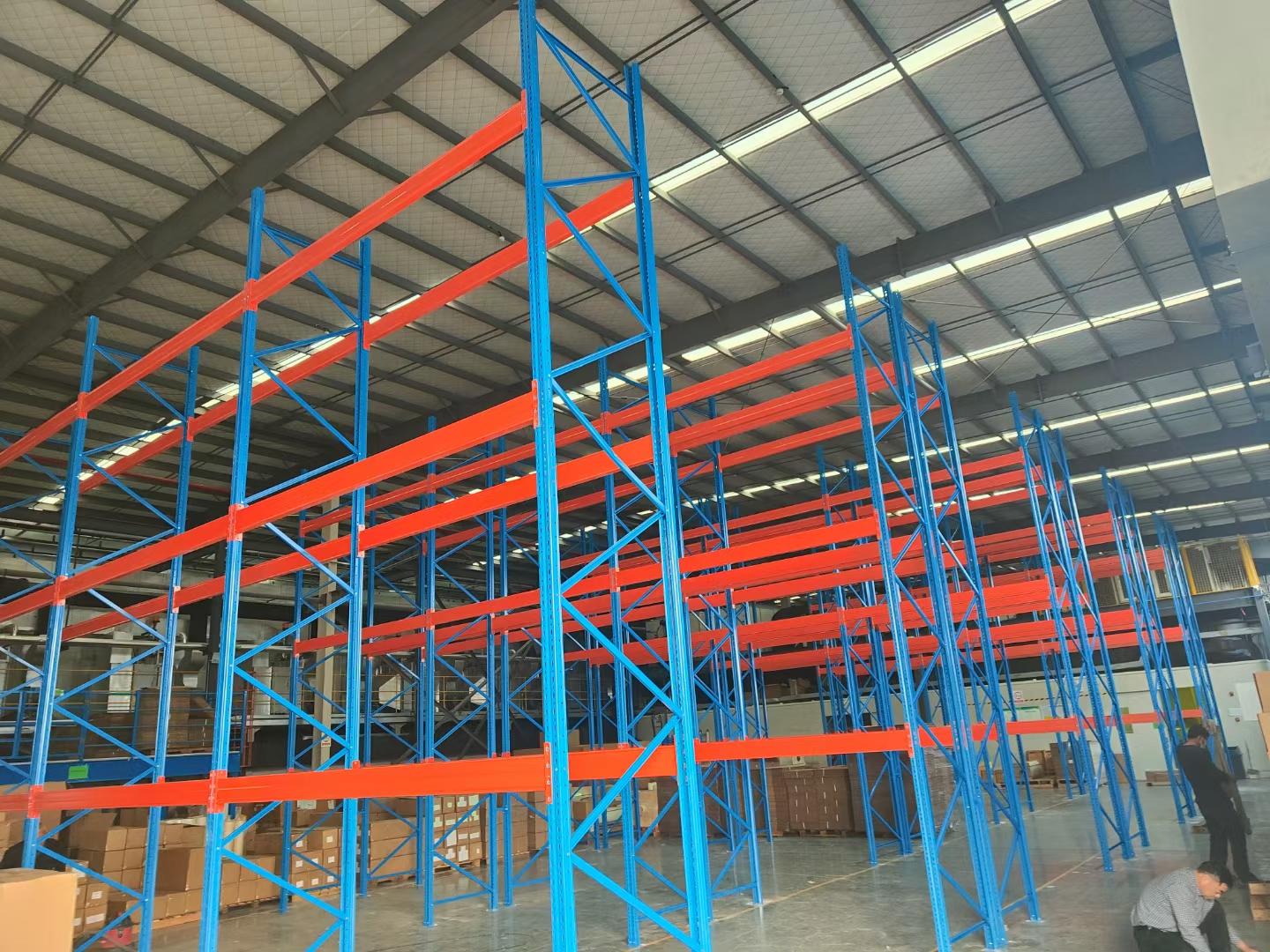 倉庫貨架規(guī)劃廠家哪里找？--找深圳兄弟貨架